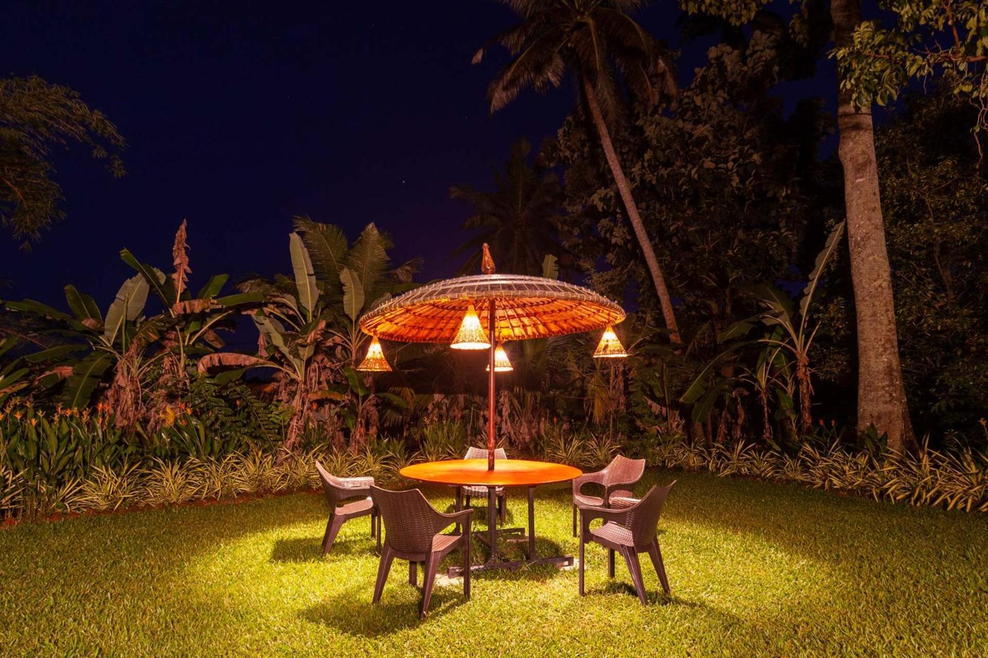 StayVista at La Riva Heritage Villa Alappuzha Esterno foto