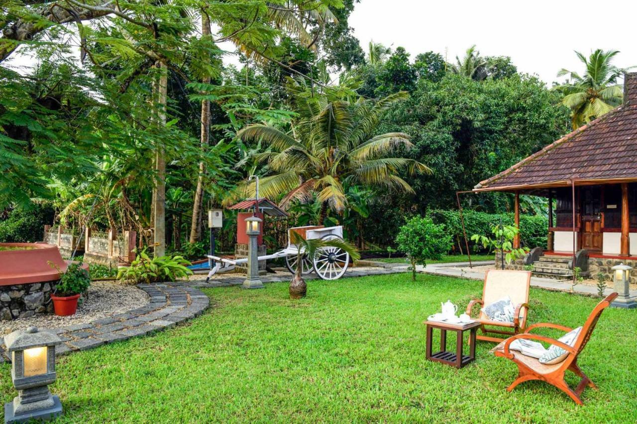 StayVista at La Riva Heritage Villa Alappuzha Esterno foto