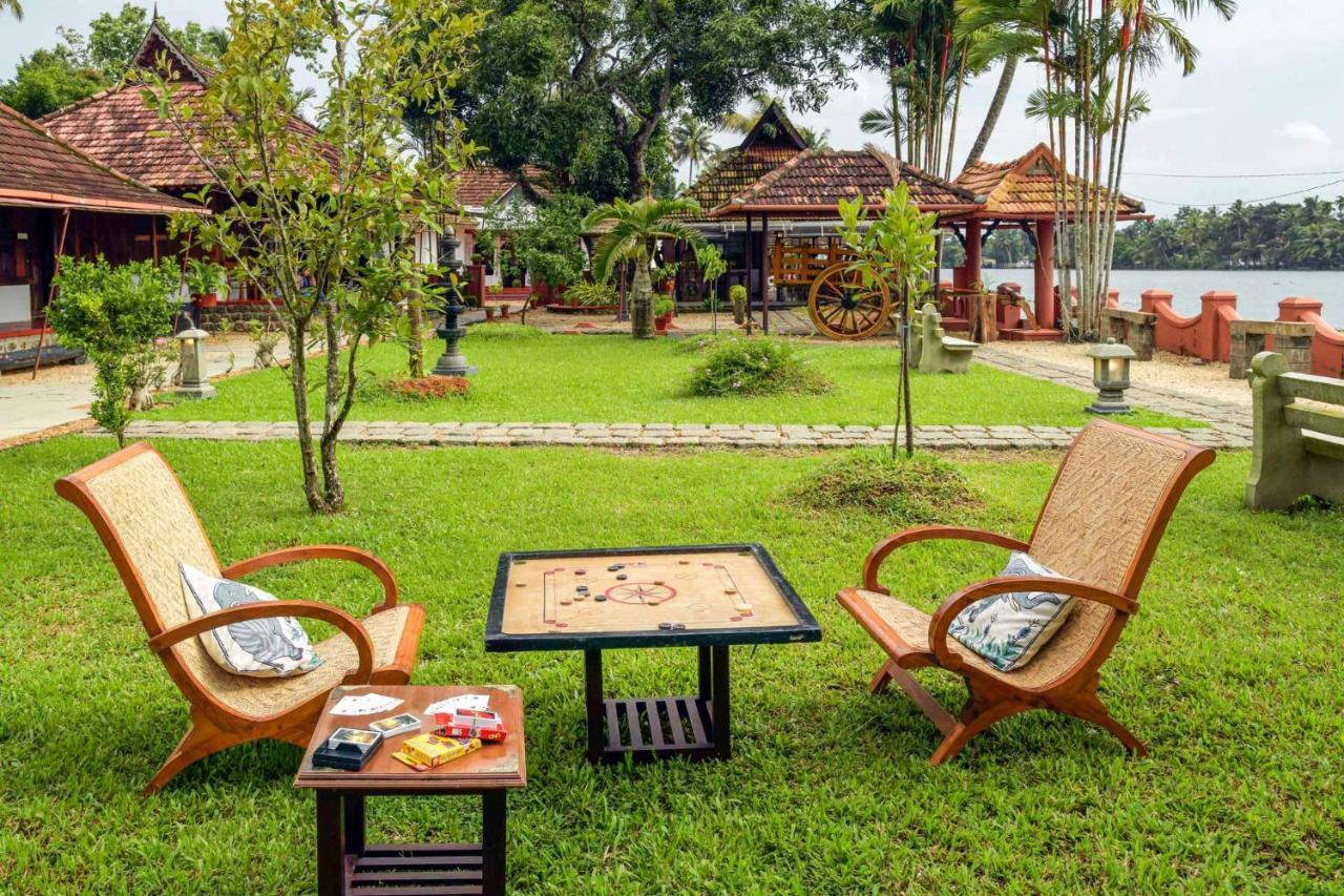 StayVista at La Riva Heritage Villa Alappuzha Esterno foto
